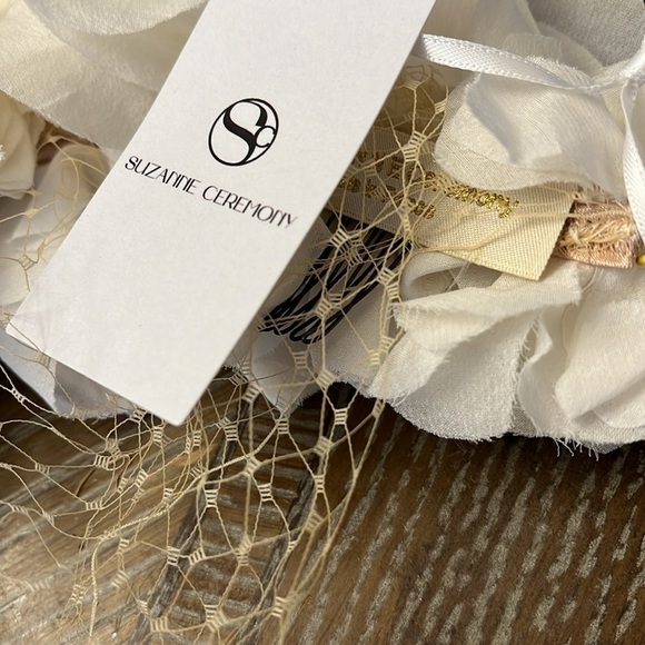 Anthropologie Suzanne Ceremony Elegant White Floral Headpiece with Veil New main image 4